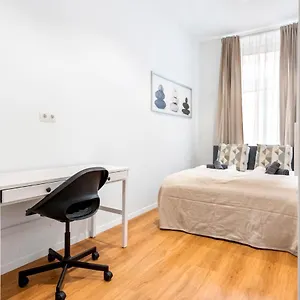 Hostel Nice Central City Room, Vienna